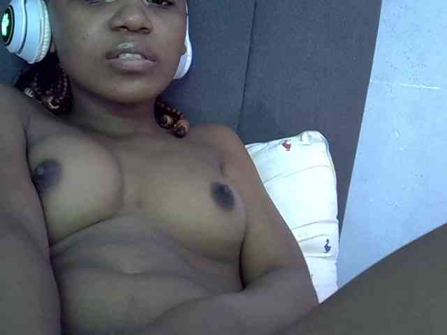 GoldenGoddess1 webcam