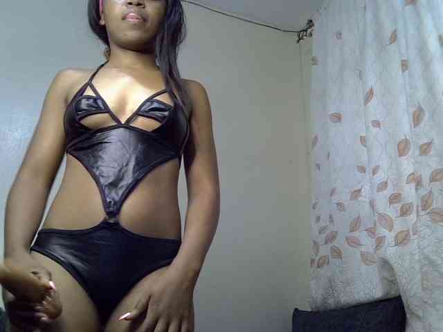 GoldenGoddess1 Live Webcam on BongaCams