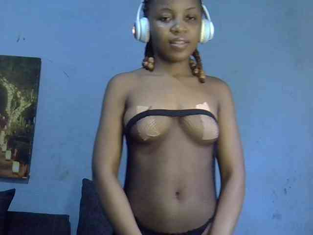 GoldenGoddess1 webcam