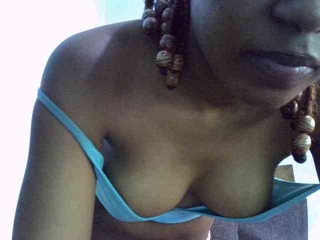 GoldenGoddess1 webcam