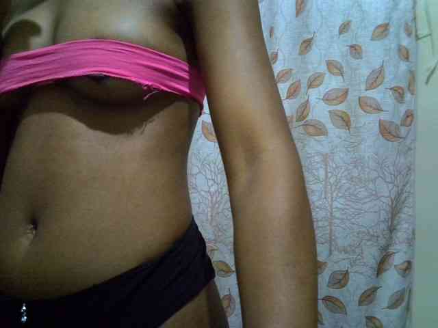 GoldenGoddess1 webcam