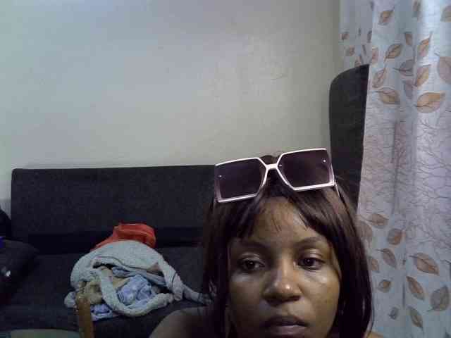 GoldenGoddess1 webcam