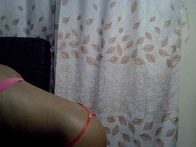 GoldenGoddess1 webcam