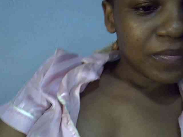 GoldenGoddess1 webcam