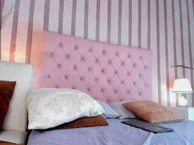 Iris-Jenner1 Live Webcam on BongaCams