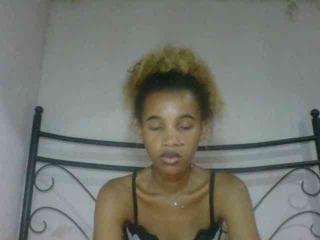 lindablonde Live Webcam on BongaCams