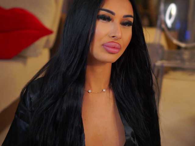 YanaSultana's BongaCams show and profile