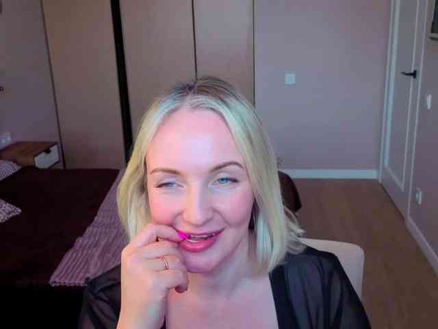 MonikaFoxys MonikaFoxys