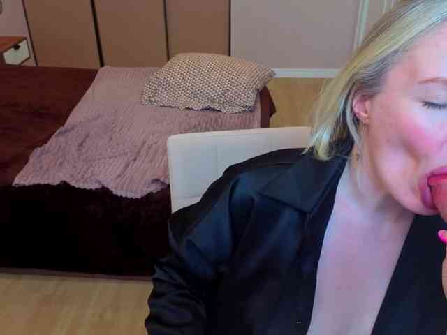 MonikaFoxys MonikaFoxys