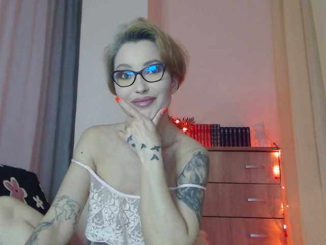 JADAPink's BongaCams show and profile