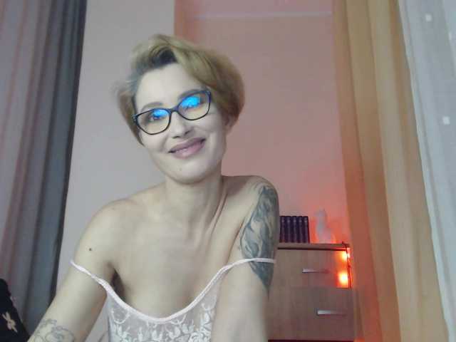 JADAPink's BongaCams show and profile