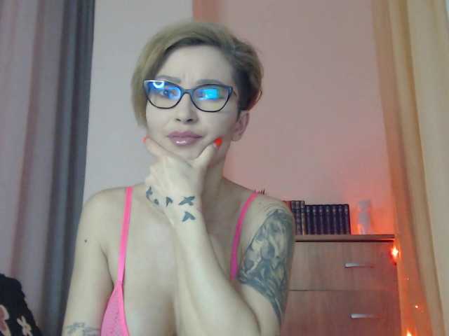 JADAPink's BongaCams show and profile