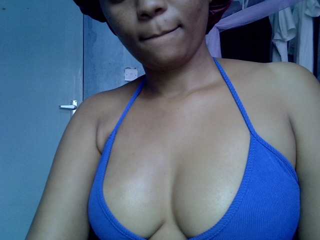 easyEssy Live Cam on BongaCams