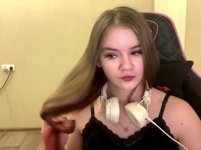 le modèle AgnesShyy est en webcam porno dans un show sur le site bongacams, il possède les tags suivants: White/Caucasian,Brunette,Shaved