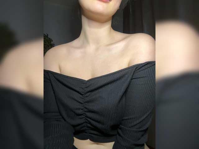 Alice-Brown's BongaCams show and profile