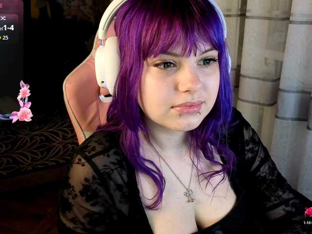 LovelyKristi's BongaCams show and profile