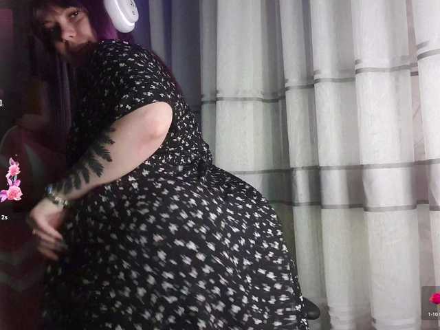 LovelyKristi broadcasting live