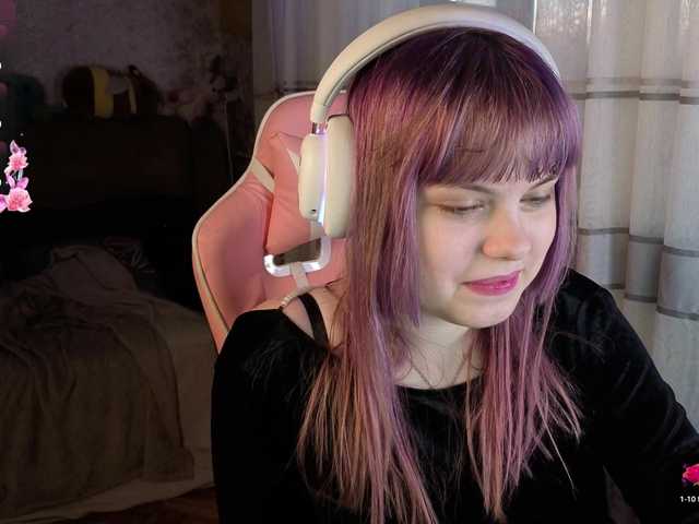 Lovelykristi, 18 y/o - Live Cam on BongaCams