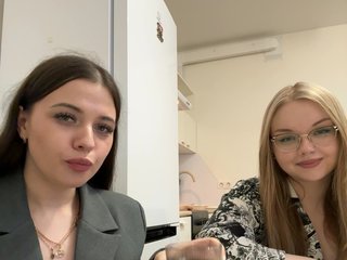 tut-net-seksa Porn Show