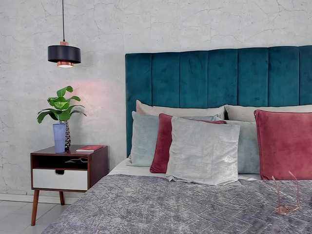 LunaMilf's BongaCams show and profile