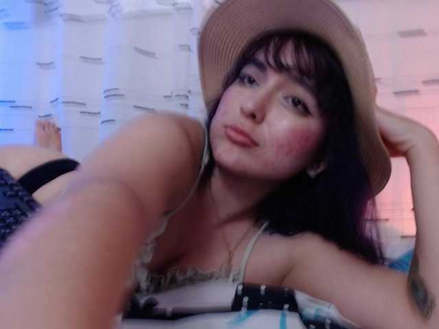 hairyvaleri2 webcam bongacams model stream image