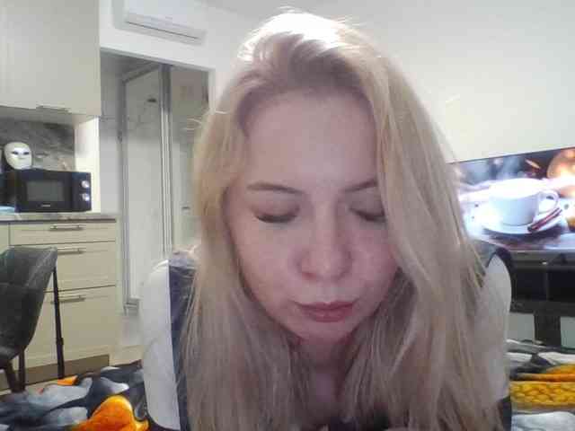 LLeliaMercedes webcam