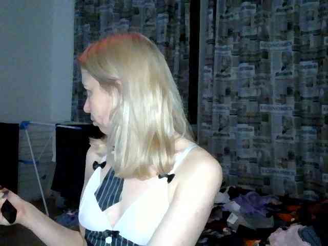 LeliaMercedes webcam