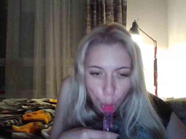 LeliaMercedes webcam