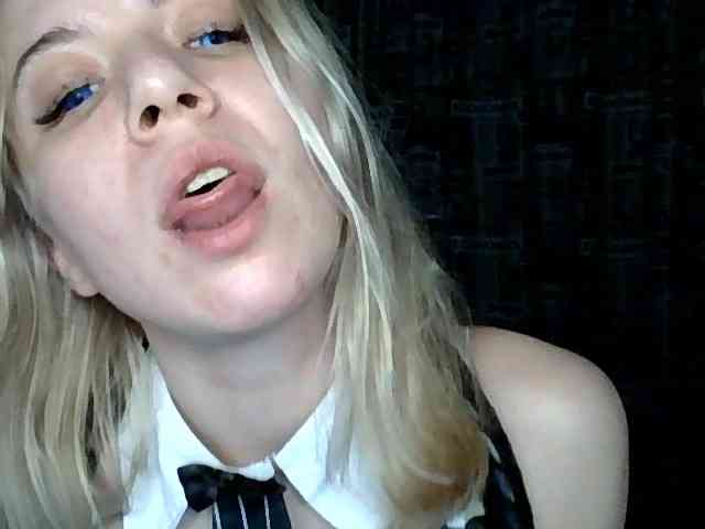 LeliaMercedes webcam