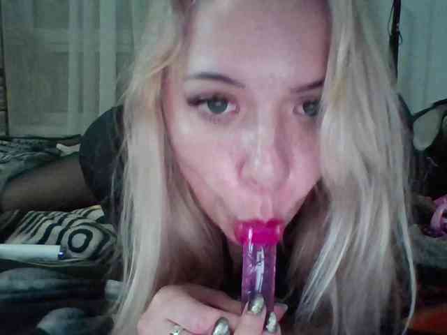 LeliaMercedes webcam