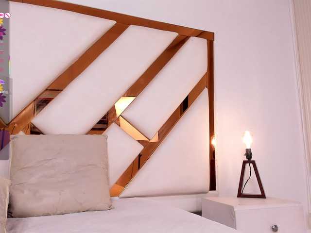 Niicolle-Evanss's BongaCams show and profile