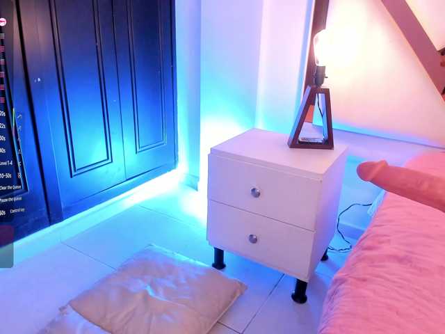 Niicolle-Evanss's BongaCams show and profile