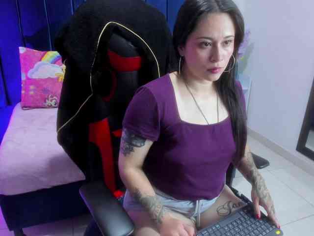 Aurora-wish Live Webcam on BongaCams