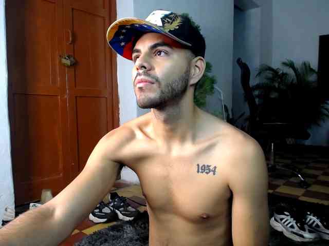 aavg777 Live Webcam on BongaCams