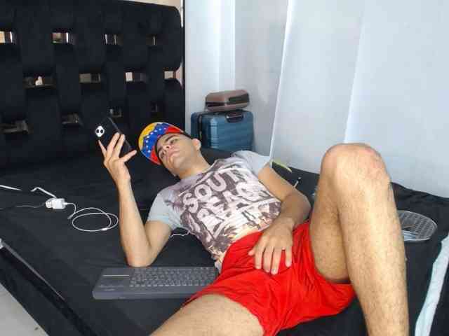 aavg777 Live Webcam on BongaCams