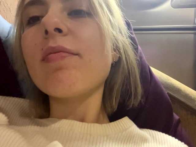 babybloonde's BongaCams show and profile