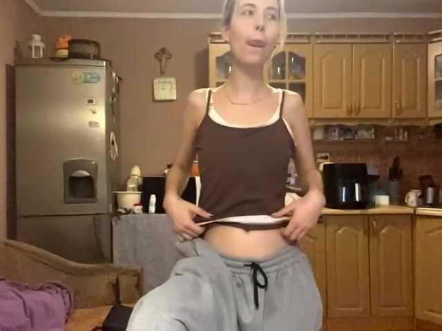 babybloonde's BongaCams show and profile