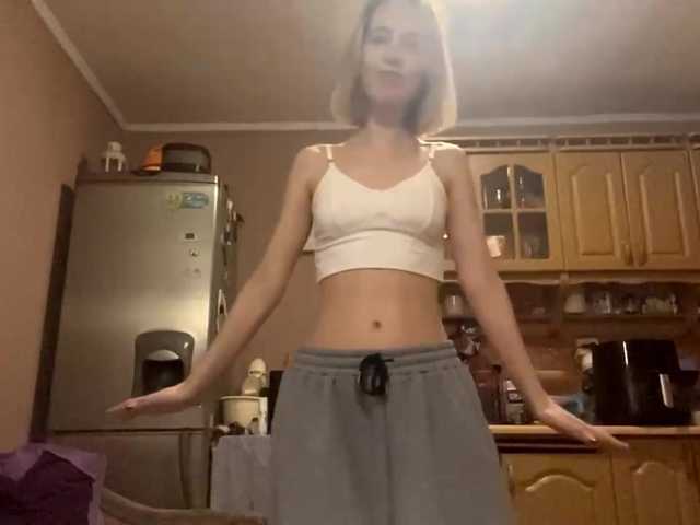 babybloonde's BongaCams show and profile