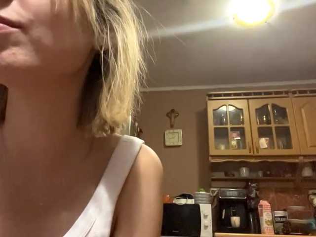 babybloonde's BongaCams show and profile