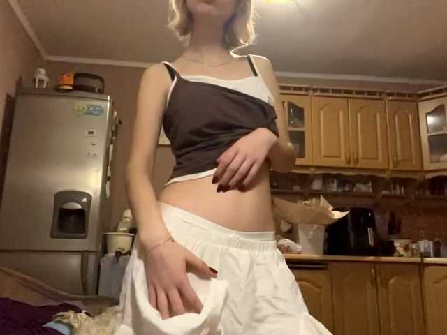 babybloonde's BongaCams show and profile