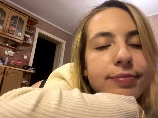 babybloonde's BongaCams show and profile