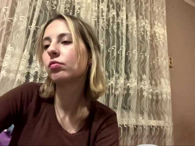 babybloonde's BongaCams show and profile