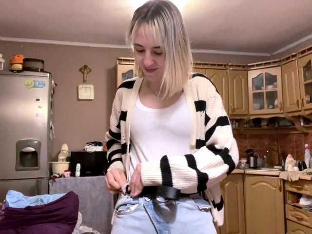 babybloonde's BongaCams show and profile