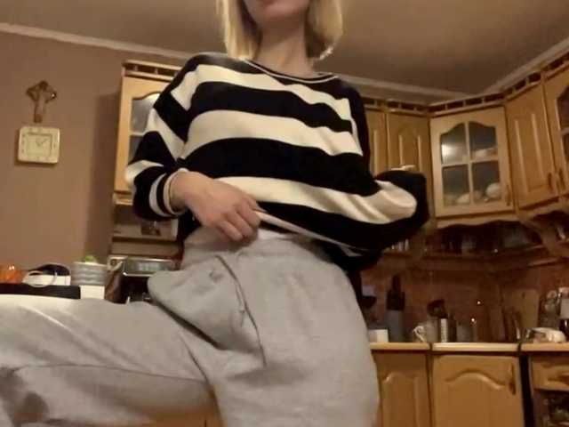 babybloonde's BongaCams show and profile