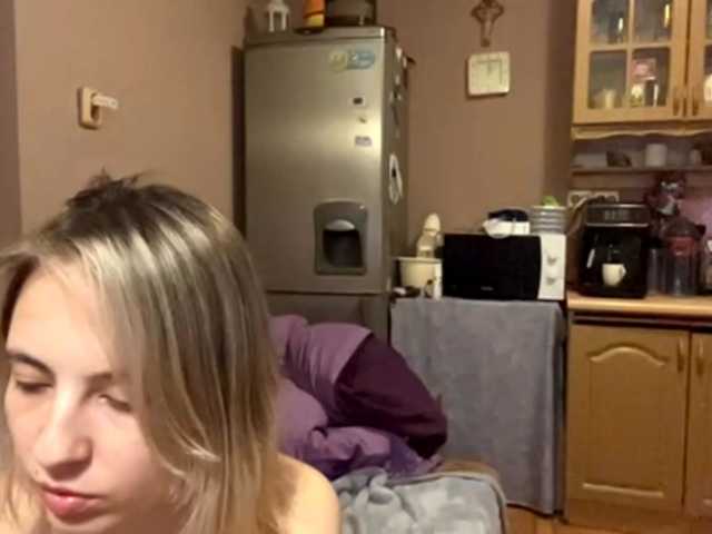 babybloonde's BongaCams show and profile