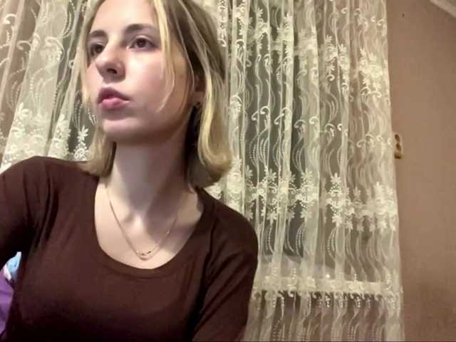 babybloonde's BongaCams show and profile