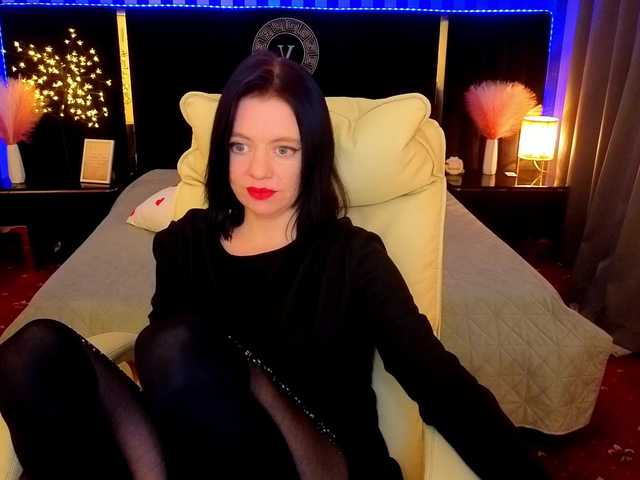 IngritTass's BongaCams show and profile