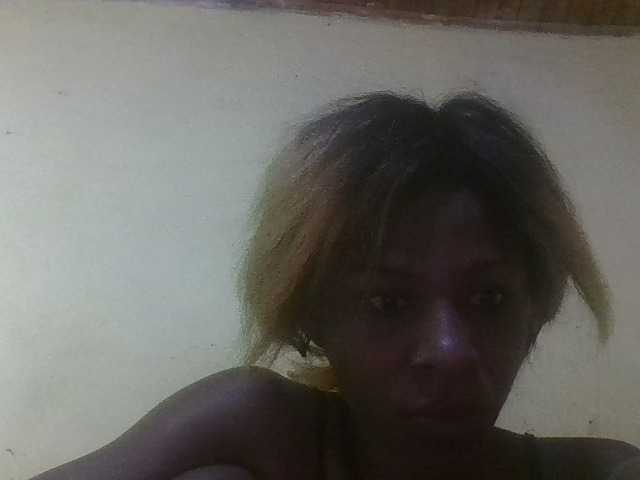 Maevah webcam bongacams model stream image