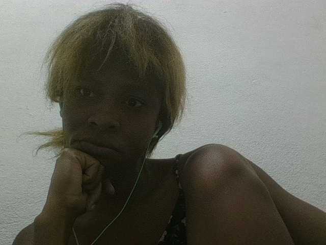 Maevah webcam bongacams model stream image