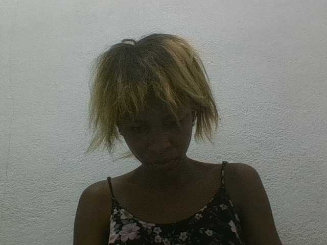 Maevah webcam bongacams model stream image